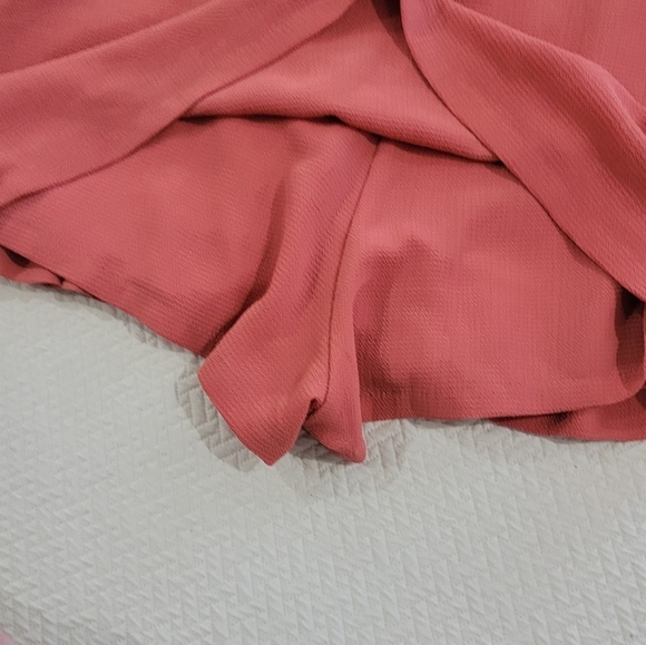 Milk & Honey Women's Rust Orange Ruffled Shorts Size Small - Picture 8 of 13